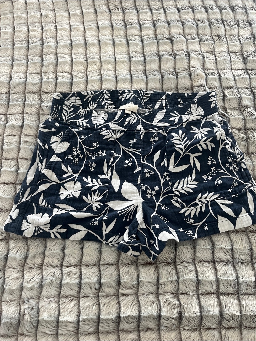 LOFT Navy  and White 100% cotton Floral High-Waist Shorts